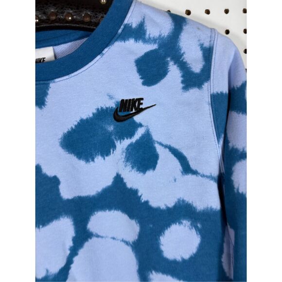 Nike Blue Tie Dye Paint Splotch Design Crewneck Sweatshirt woman’s Size XL - Picture 3 of 4